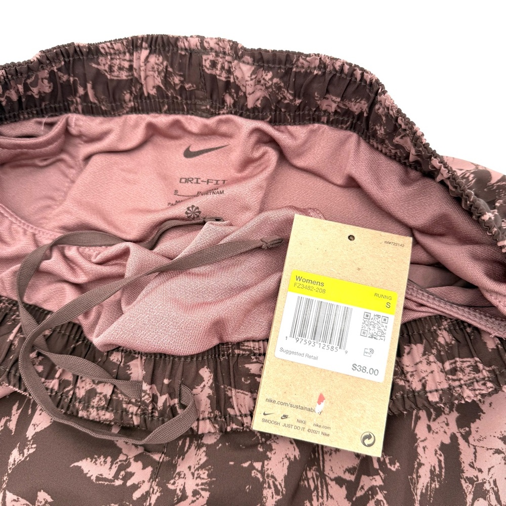 NWT New Nike Women's Dri-FIT Tempo Printed Running Shorts Small S Exercise Cheer - Picture 3 of 3